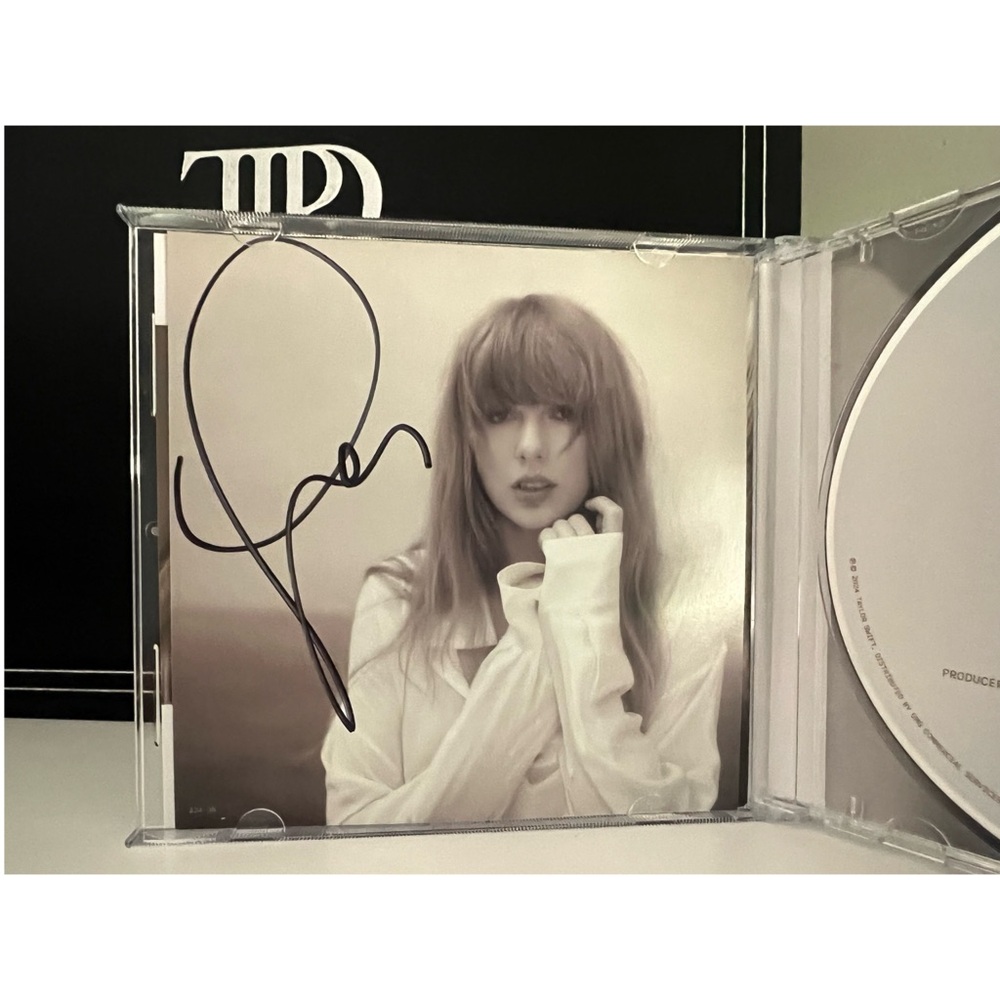 Taylor Swift signed TTPD cd